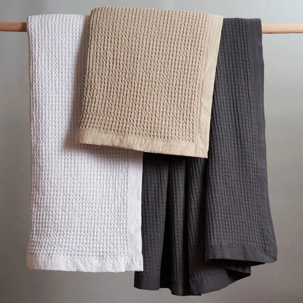 Logan and Mason Linen 100% Cotton Waffle Blanket Single/Double from Deals499 at Deals499