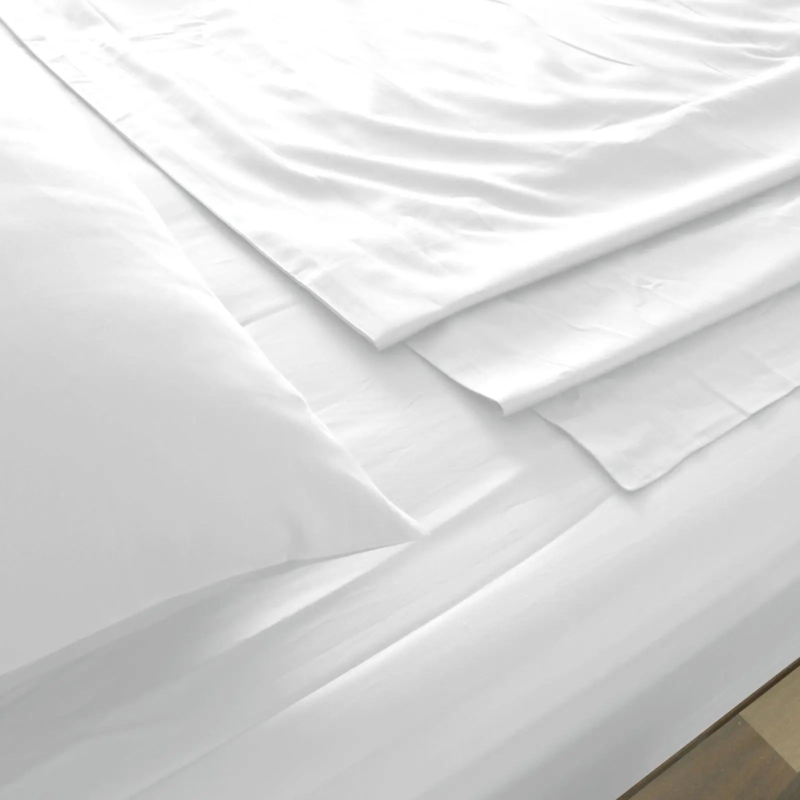 Royal Comfort 1000 Thread Count Bamboo Cotton Sheet and Quilt Cover Complete Set Queen White Deals499